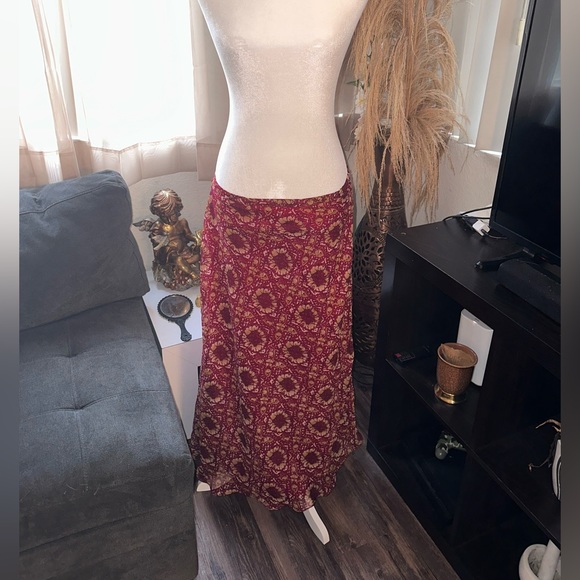 Red Pattern Flowy Maxi Skirt size 1X - Picture 2 of 6